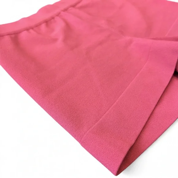 ALAÏA Paris Mauve Pink Mini Shorts - Picture 4 of 4